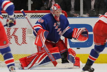 NEW YORK - OCTOBER 19: Steve Valiquette #40 of the New York Rangers tends net against the San Jose Sharks at Madison Square Garden on October 19, 2009 in New York, New York. (Photo by Bruce Bennett/Getty Images)