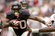 HOUSTON - DECEMBER 14: Running back Steve Slaton #20 of the Houston Texans carries the ball against the Tennessee Titans on December 14, 2008 at Reliant Stadium in Houston, Texas. The Texans won 13-12. (Photo by Stephen Dunn/Getty Images)