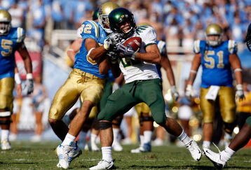 PASADENA, CA. - OCTOBER 10: John Boyett #20 of the Oregon Ducks intercepts the ball in the fourth quarter against the UCLA Bruins on October 10, 2009 at the rosebowl in Pasadena, California.  (Photo by Jacob De golish/Getty Images)