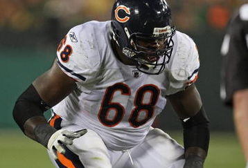 GREEN BAY, WI - SEPTEMBER 13: Frank Omiyale #68 of the Chicago Bears prepares to block against the Green Bay Packers on September 13, 2009 at Lambeau Field in Green Bay, Wisconsin. The Packers defeated the Bears 21-15. (Photo by Jonathan Daniel/Getty Images)