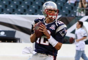 PHILADELPHIA - AUGUST 13: Quarterback Tom Brady #12 of the New England Patriots passes the ball during warmups before the preseason game against the Philadelphia Eagles on August 13, 2009 at Lincoln Financial Field in Philadelphia, Pennsylvania. (Photo by Jim McIsaac/Getty Images)