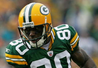 GREEN BAY, WI - OCTOBER 18: Donald Driver #80 of the Green Bay Packers catches a pass against the Detroit Lions at Lambeau Field on October 18, 2009 in Green Bay, Wisconsin. The Packers defeated the Lions 26-0. (Photo by Jonathan Daniel/Getty Images)