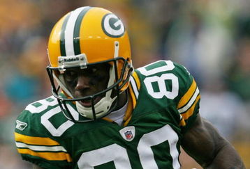 GREEN BAY, WI - OCTOBER 18: Donald Driver #80 of the Green Bay Packers catches a pass against the Detroit Lions at Lambeau Field on October 18, 2009 in Green Bay, Wisconsin. The Packers defeated the Lions 26-0. (Photo by Jonathan Daniel/Getty Images)
