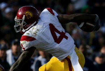SOUTH BEND, IN - OCTOBER 17:  Running back Joe McKnight #4 of the USC Trojans carries the ball against the Notre Dame Fighting Irish in the second quarter of the game at Notre Dame Stadium on October 17, 2009 in South Bend, Indiana. (Photo by Jonathan Daniel/Getty Images)