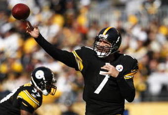 PITTSBURGH, PA - OCTOBER 18: Ben Roethlisberger #7 of the Pittsburgh Steelers passes the football against the Cleveland Browns at Heinz Field on October 18, 2009 in Pittsburgh, Pennsylvania. The Steelers defeated the Browns 27-14. (Photo by Joe Robbins/Getty Images)
