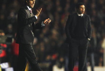 LONDON - DECEMBER 18:  Gareth Southgate the Middlesbrough manager issues instructions from the touchline during the Barclays Premiership match between Fulham and  Middelsbrough at Craven Cottage on December 18, 2006 in London, England.   (Photo by Phil Cole/Getty Images)
