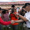LANDOVER, MD - SEPTEMBER 12:  Head coach Joe Gibbs of the Washington Redskins (R) is congratulated by head coach Jon Gruden of the Tampa Bay Buccaneers at mid-field after the Redskins defeated the Buccaneers 16-10 on September 12, 2004 at FedEx Field in Landover, Maryland.  (Photo by Doug Pensinger/Getty Images)