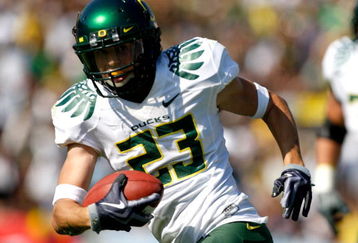 PASADENA, CA. - OCTOBER 10: Jeff Maehl #23 of the the Oregon Ducks runs a touchdown in the third quarter on October 10, 2009 at the Rosebowl in Pasadena, California. The Ducks defeated the Bruins 24-10  (Photo by Jacob De golish/Getty Images)