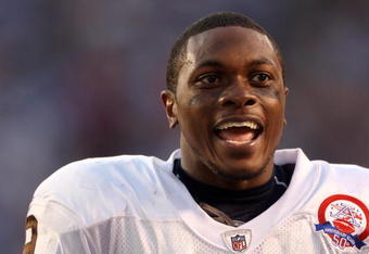 SAN DIEGO, CA - OCTOBER 19:  Eddie Royal #19 of the Denver Broncos smiles on the sidelines after one of two first half touchdowns against the San Diego Chargers during Monday Night Football on October 19, 2009 at Qualcomm Stadium in San Diego, California. (Photo by Donald Miralle/Getty Images)