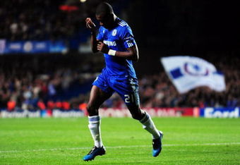 LONDON, ENGLAND - OCTOBER 21:  Salomon Kalou of Chelsea celebrates scoring the second goal during the UEFA Champions League Group D match between Chelsea and Atletico Madrid at Stamford Bridge on October 21, 2009 in London, England.  (Photo by Mike Hewitt/Getty Images)