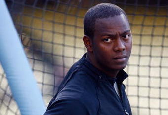 LOS ANGELES, CA - MAY 08:  Edgar Renteria #16 of the San Francisco Giants takes batting practice prior to the game against the Los Angeles Dodgers at Dodger Stadium on May 8, 2009 in Los Angeles, California.  (Photo by Jeff Gross/Getty Images)
