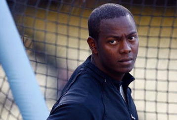 LOS ANGELES, CA - MAY 08:  Edgar Renteria #16 of the San Francisco Giants takes batting practice prior to the game against the Los Angeles Dodgers at Dodger Stadium on May 8, 2009 in Los Angeles, California.  (Photo by Jeff Gross/Getty Images)