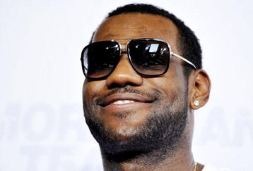 LOS ANGELES, CA - SEPTEMBER 26:  NBA's Cleveland Cavaliers player LeBron James arrives at the screening of Lionsgate's 'More Than a Game' at the Grove Theaters on September 26, 2009 in Los Angeles, California.  (Photo by Kevin Winter/Getty Images)