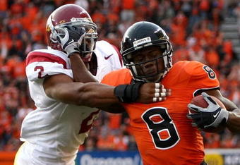 CORVALIS, OR - SEPTEMBER 25:  James Rodgers #8 of the Oregon State Beavers runs for a touchdown against Taylor Mays #2 of the Southern California Trojans at Reser Stadium on September 25, 2008 in Corvalis, Oregon.  (Photo by Jonathan Ferrey/Getty Images)