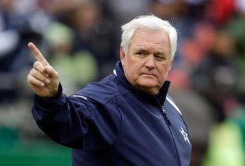 KANSAS CITY, MO - OCTOBER 11:  Head coach Wade Phillips of the Dallas Cowboys gestures prior to the start of the game against the Kansas City Chiefs on October 11, 2009 at Arrowhead Stadiumin Kansas City, Missouri.  (Photo by Jamie Squire/Getty Images)