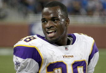 DETROIT - SEPTEMBER 20:  Running back Adrian Peterson #28 of the Minnesota Vikings warms up for the game against the Detroit Lions at Ford Field on September 20, 2009 in Detroit, Michigan. The Vikings won 27-13.  (Photo by Stephen Dunn/Getty Images)