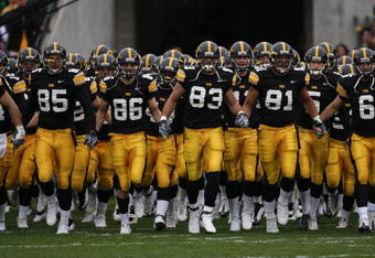 IOWA CITY, IOWA - NOVEMBER 8: The Iowa Hawkeyes take the field as they take on the Penn State Nittany Lions at Kinnick Stadium on November 8, 2008 in Iowa City, Iowa. Iowa defeated Penn State  24-23. (Photo by David Purdy/Getty Images)