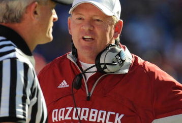 GAINESVILLE, FL - OCTOBER 17: Coach Bobby Petrino of the Arkansas Razorbacks directs play against the Florida Gators October 17, 2009 at Ben Hill Griffin Stadium in Gainesville, Florida.  (Photo by Al Messerschmidt/Getty Images)