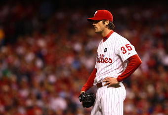 PHILADELPHIA - OCTOBER 21:  Cole Hamels #35 of the Philadelphia Phillies watches a home run off the bat of Orlando Hudson of the Los Angeles Dodgers during the fifth inning of Game Five of the NLCS during the 2009 MLB Playoffs at Citizens Bank Park on October 21, 2009 in Philadelphia, Pennsylvania.  (Photo by Chris McGrath/Getty Images)