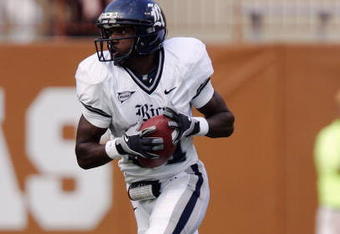 AUSTIN, TX - SEPTEMBER 20:  Jarett Dillard #81 of the Rice Owls runs with the ball during the game against the Texas Longhorns on September 20, 2008 at Darrell K Royal-Texas Memorial Stadium in Austin, Texas. Texas won 52-10. (Photo by Brian Bahr/Getty Images)