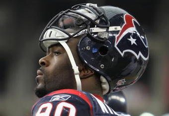 GLENDALE, AZ - OCTOBER 11:  Defensive end Mario Williams #90 of the Houston Texans watches from the sidelines during the NFL game against the Arizona Cardinals at the Universtity of Phoenix Stadium on October 11, 2009 in Glendale, Arizona. The Cardinals defeated the Texans 28-21.  (Photo by Christian Petersen/Getty Images)