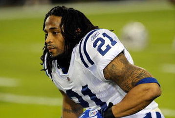 JACKSONVILLE, FL - DECEMBER 18:  Bob Sanders #21 of the Indianapolis Colts stretches prior to the game against the Jacksonville Jaguars at Jacksonville Municipal Stadium on December 18, 2008 in Jacksonville, Florida.  (Photo by Sam Greenwood/Getty Images)