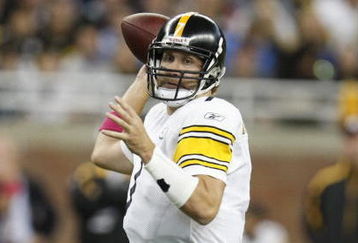 DETROIT - OCTOBER 11:  Ben Roethlisberger #7 of the Pittsburgh Steelers throws a pass against the Detroit Lions during their NFL game on October 11, 2009 at Ford Field in Detroit, Michigan. (Photo by Gregory Shamus/Getty Images)