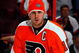 PHILADELPHIA - OCTOBER 22:  Mike Richards #18 of the Philadelphia Flyers warms up before playing the Boston Bruins on October 22, 2009 at Wachovia Center in Philadelphia, Pennsylvania.  (Photo by Jim McIsaac/Getty Images)