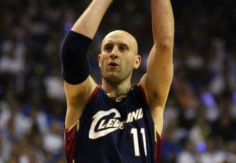 ORLANDO, FL - MAY 30: Zydrunas Ilgauskas #11 of the Cleveland Cavaliers shoots the ball against the Orlando Magic in Game Six of the Eastern Conference Finals during the 2009 Playoffs at Amway Arena on May 30, 2009 in Orlando, Florida. NOTE TO USER: User expressly acknowledges and agrees that, by downloading and or using this photograph, User is consenting to the terms and conditions of the Getty Images License Agreement  (Photo by Elsa/Getty Images)