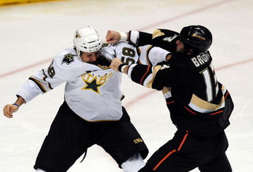 ANAHEIM, CA - OCTOBER 21: Francis Wathier #58 of the Dallas Stars fights with Mike Brown #13 of the Anaheim Ducks at The Honda Center on October 21, 2009 in Anaheim, California.  (Photo by Jacob de Golish/Getty Images)