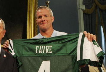 NEW YORK - AUGUST 08: New York City Mayor Michael Bloomberg and Brett Favre pose for a photo during a press conference to Welcome Brett Favre to New York at City Hall on August 8, 2008 in New York City. Favre was traded to the New York Jets from the Green Bay Packers. (Photo by Mike Stobe/Getty Images)