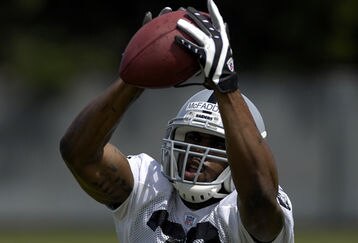 Darren_mcfadden_catch_feature