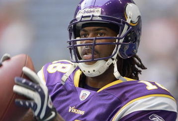 IRVING - AUGUST 28:  Sidney Rice #18 of the Minnesota Vikings warms up before a preseason game against the Dallas Cowboys on August 28, 2008 at Texas Stadium in Irving, Texas.  The Cowboys won 16-10.  (Photo by Brian Bahr/Getty Images)