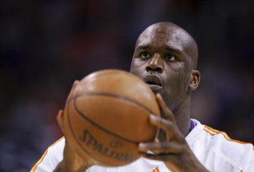 PHOENIX - FEBRUARY 22:  Shaquille O'Neal #32 of the Phoenix Suns warms up before the game against the Boston Celtics at US Airways Center on February 22, 2008 in Phoenix, Arizona.  NOTE TO USER: User expressly acknowledges and agrees that, by downloading and or using this Photograph, user is consenting to the terms and conditions of the Getty Images License Agreement.  (Photo by Lisa Blumenfeld/Getty Images)