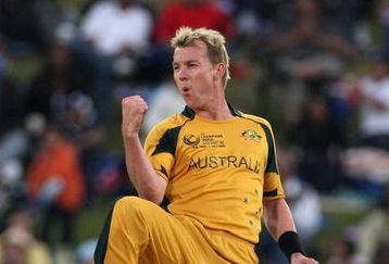 CENTURION, SOUTH AFRICA - OCTOBER 05:  Brett Lee of Australia celebrates the wicket of James Franklin of New Zealand during the ICC Champions Trophy Final between Australia and New Zealand played at Supersport Park on October 5, 2009 in Centurion, South Africa.  (Photo by Hamish Blair/Getty Images)