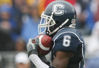 EAST HARTFORD, CT - SEPTEMBER 12:  Jasper Howard #6 of the Connecticut Huskies returns a punt against the North Carolinia Tar Heels on September 12, 2009 at Rentschler Field in East Hartford, Connecticut.  (Photo by Elsa/Getty Images)