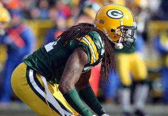 GREEN BAY, WI - DECEMBER 09: Al Harris #31 of the Green Bay Packers gets ready onfield against the Oakland Raiders on December 9, 2007 at Lambeau Field in Green Bay, Wisconsin. The Packers defeated the Raiders 38-7 to win the NFC North Division title. (Photo by Jonathan Daniel/Getty Images)
