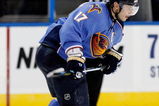 ATLANTA - SEPTEMBER 21:  Ilya Kovalchuk #17 of the Atlanta Thrashers against the Carolina Hurricanes during a preseason game at Philips Arena on September 21, 2009 in Atlanta, Georgia.  (Photo by Kevin C. Cox/Getty Images)