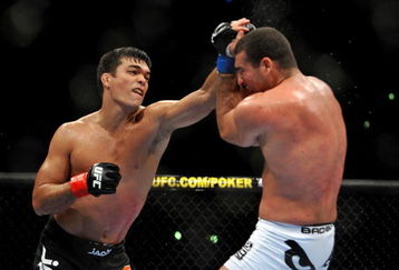 LOS ANGELES, CA - OCTOBER 24:  UFC Light Heavyweight Champion Lyoto Machida (R) battles with UFC Light Heavyweight challenger Mauricio Rua (L) during their title fight at UFC 104 at Staples Center on October 24, 2009 in Los Angeles, California. (Photo by Jon Kopaloff/Getty Images)