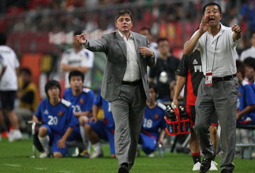 TOYOTA, JAPAN - JULY 18:  Head coach Dragan Stojkovic of Nagoya Grampus looks on during the match between Nagoya Grampus and Kyoto Sanga at Toyota Stadium on July 18, 2009 in Toyota, Aichi, Japan. Joshua Kennedy of Australia makes a debut as a Nagoya Grampus player  (Photo by Junko Kimura/Getty Images)