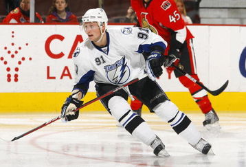 OTTAWA, ON - OCTOBER 15:  Steven Stamkos #91 of the Tampa Bay Lightning skates against the Ottawa Senators during a game at Scotiabank Place on October 15, 2009 in Ottawa, Canada.  The Ottawa Senators defeated the Tampa Bay Lightning 7-1.  (Photo by Phillip MacCallum/Getty Images)