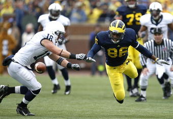 ANN ARBOR, MI - OCTOBER 24:  Kevin Koger #86 of the Michigan Wolverines can't hold on to a second quarter pass next to Nick Sukay #18 of the Penn State Nittany Lions on October 24, 2009 at Michigan Stadium in Ann Arbor, Michigan.  (Photo by Gregory Shamus/Getty Images)