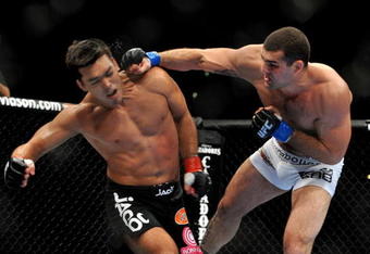 LOS ANGELES, CA - OCTOBER 24:  UFC Light Heavyweight Champion Lyoto Machida (R) battles with UFC Light Heavyweight challenger Mauricio Rua (L) during their title fight at UFC 104 at Staples Center on October 24, 2009 in Los Angeles, California.  (Photo by Jon Kopaloff/Getty Images)