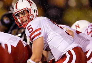 COLUMBIA, MO - OCTOBER 08:  Quarterback Zac Lee #5 of the Nebraska Cornhuskers prepares to take the snap during a game against the Missouri Tigers on October 8, 2009 at Faurot Field/Memorial Stadium in Columbia, Missouri.  (Photo by Jamie Squire/Getty Images)