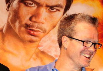 BEVERLY HILLS, CA - SEPTEMBER 14: Freddy Roach jokes with boxer Manny Pacquiao during the press conference at the Beverly Hills Hotel  on September 14, 2009 in Beverly Hills, California.  (Photo by Jacob de Golish/Getty Images)