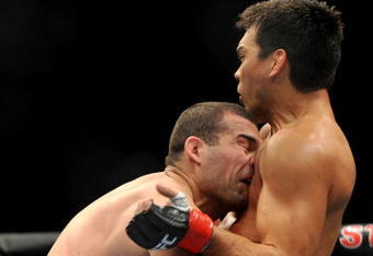 LOS ANGELES, CA - OCTOBER 24:  UFC Light Heavyweight Champion Lyoto Machida (L) battles with UFC Light Heavyweight challenger Mauricio Rua (R) during their title fight at UFC 104 at Staples Center on October 24, 2009 in Los Angeles, California.  (Photo by Jon Kopaloff/Getty Images)