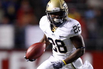 PISCATAWAY, NJ - OCTOBER 16:  Dion Lewis #28 of the University of Pittsburgh Panthers runs against the the Rutgers University Scarlett Knights on October 16, 2009 at Rutgers Stadium in Piscataway, New Jersey.  (Photo by Jared Wickerham/Getty Images)