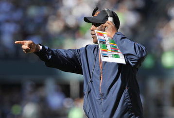 SEATTLE - SEPTEMBER 27:  Head coach Lovie Smith of the Chicago Bears yells during the game against the Seattle Seahawks on September 27, 2009 at Qwest Field in Seattle, Washington. The Bears defeated the Seahawks 25-19.  (Photo by Otto Greule Jr/Getty Images)   