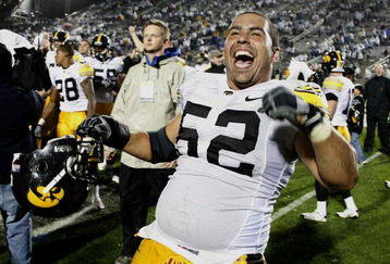 STATE COLLEGE, PA - SEPTEMBER 26:  Rafael Eubanks #52 of the Iowa Hawkeyes celebrates a 21-10 victory over the Penn State Nittnay Lions on September 26, 2009 at Beaver Stadium in State College, Pennsylvania.  (Photo by Gregory Shamus/Getty Images)