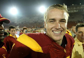 LOS ANGELES, CA - SEPTEMBER 26:  Quarterback Matt Barkley #7 of the USC Trojans smiles as he leaves the field after the game with the Washingotn State Cougars on September 23, 2009 at the Los Angeles Coliseum in Los Angeles, California.  (Photo by Stephen Dunn/Getty Images)